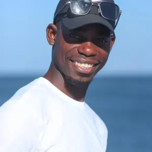 Rolando Bodden, Owner